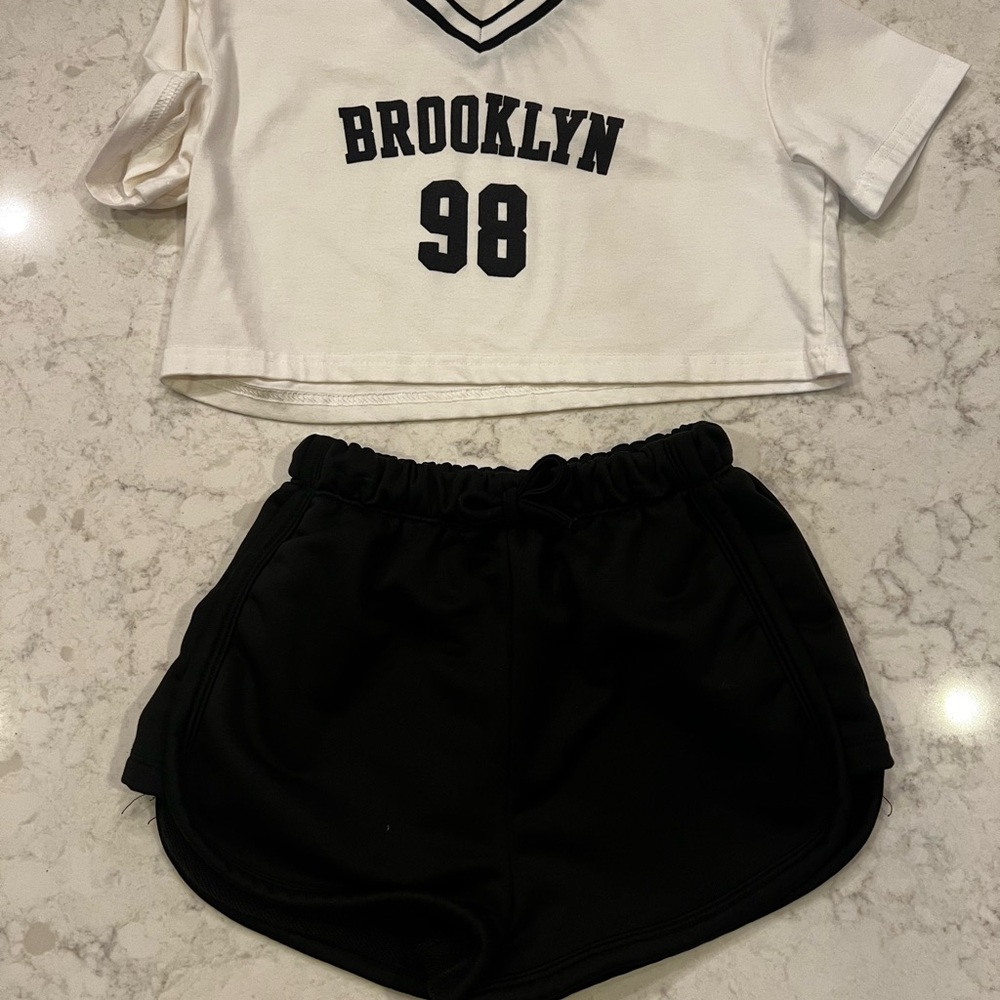 SHEIN Black Elastic Waist Shorts